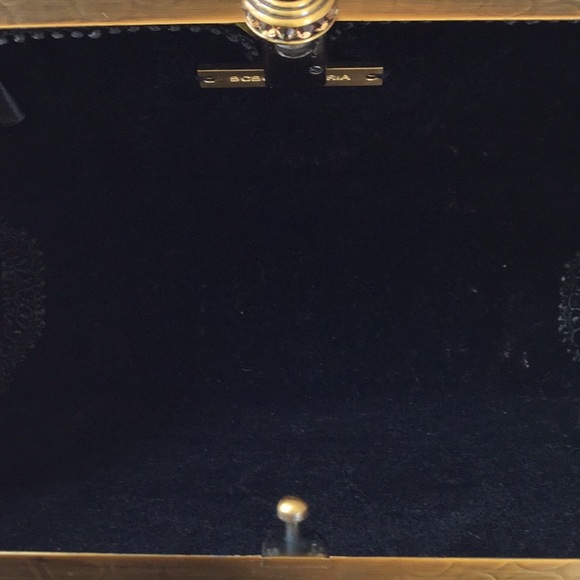 Gold color hard case evening bag. Great color - Picture 3 of 5